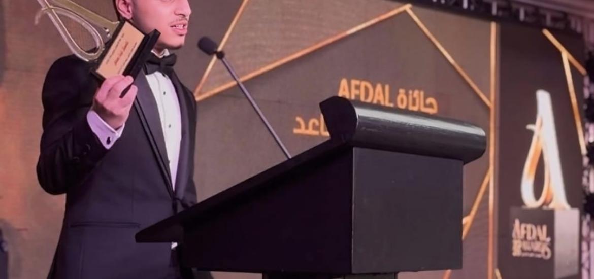 غيث رمضان على مسرح مهرجان أفضل الدولي 2026: «شوفي نجمك ماما»… وعدٌ قطعه قبل 6 سنوات ووفّى به اليوم
