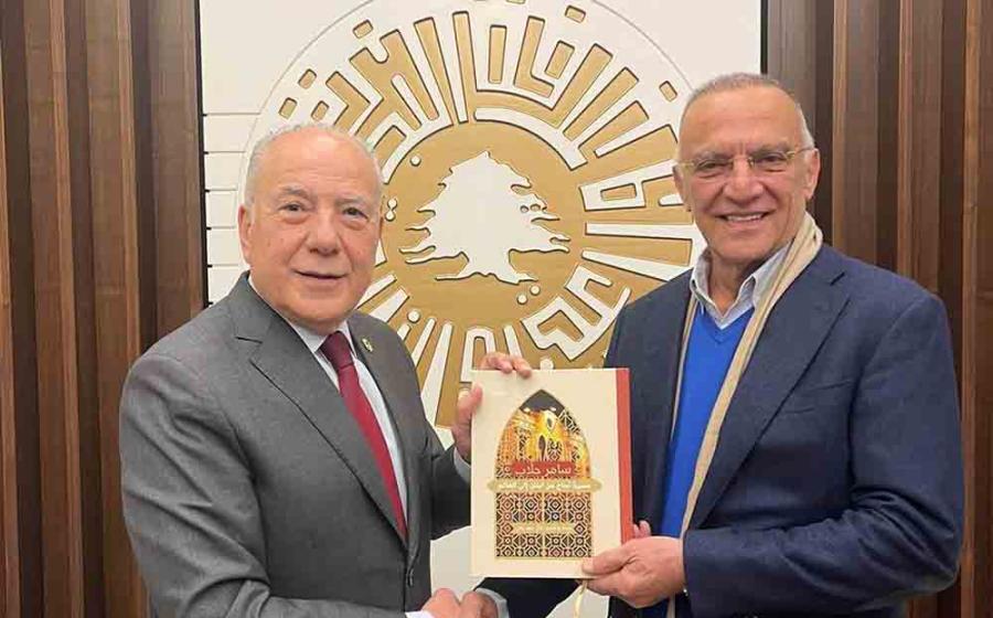 حين يصبح النجاح هوية ...سامر حلّاب يُقدم  كتاب مسيرته  الى رئيس غرفة طرابلس الكبرى