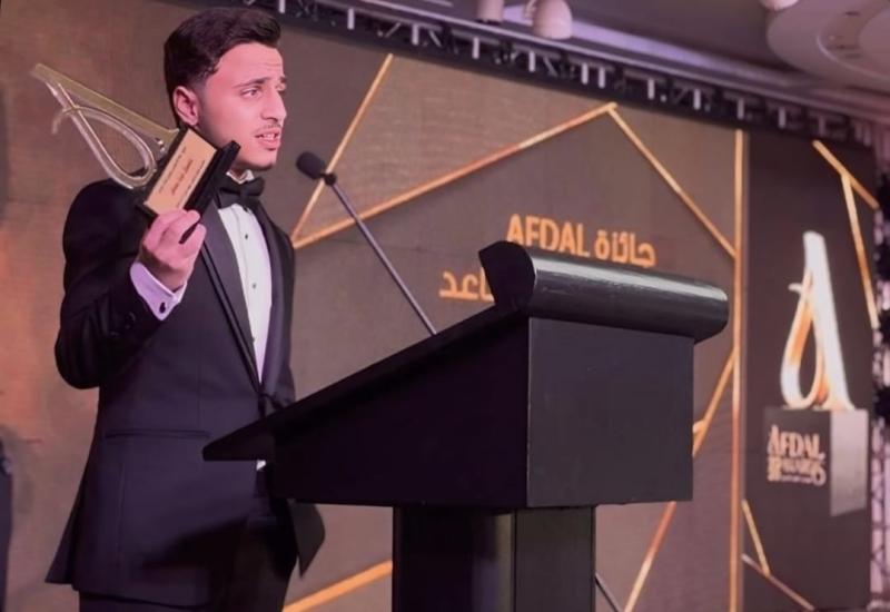 غيث رمضان على مسرح مهرجان أفضل الدولي 2026: «شوفي نجمك ماما»… وعدٌ قطعه قبل 6 سنوات ووفّى به اليوم