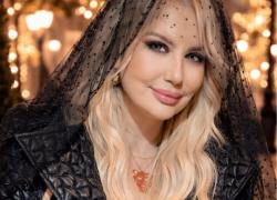 تُطلق الفنانة الأصيلة سهام الصافي عملًا فنيًا جديدًا يحمل عنوان "ليش..."، ليأتي هذا الإصدار كرحلة موسيقية مختلفة تعيد المستمع إلى زمن الفن الجميل، حيث الكلمة الصادقة والإحساس الحقيقي والموسيقى الراقية التي تدخل القلب بهدوء وعُمق.  الأغنية الجديدة من كلمات وألحان سهام الصافي نفسها، في خطوة تؤكد من خلالها بصمتها الفنية الخاصة وقدرتها على ترجمة مشاعرها وأحاسيسها بأسلوب صادق وعفوي. وبحسب الأجواء التي تحملها الأغنية، قد تكون "ليش" انعكاسًا لحالة معيّنة تعيشها الفنانة، فترجمتها بالكلمة واللحن والإحساس ضمن قالب مو